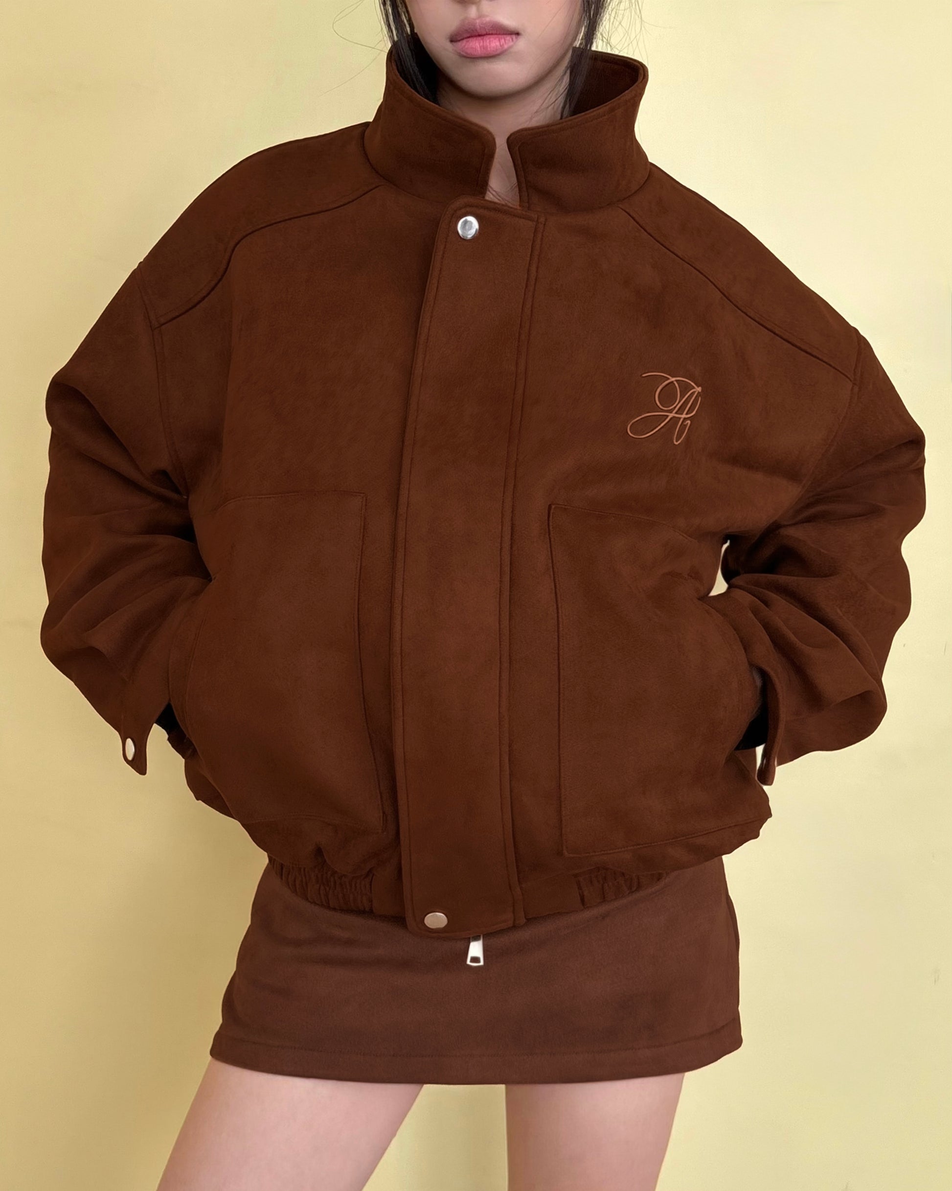 Áo khoác da lộn form vừa thêu logo 3D Aiai Faux Suede Jacket | AIAI Official