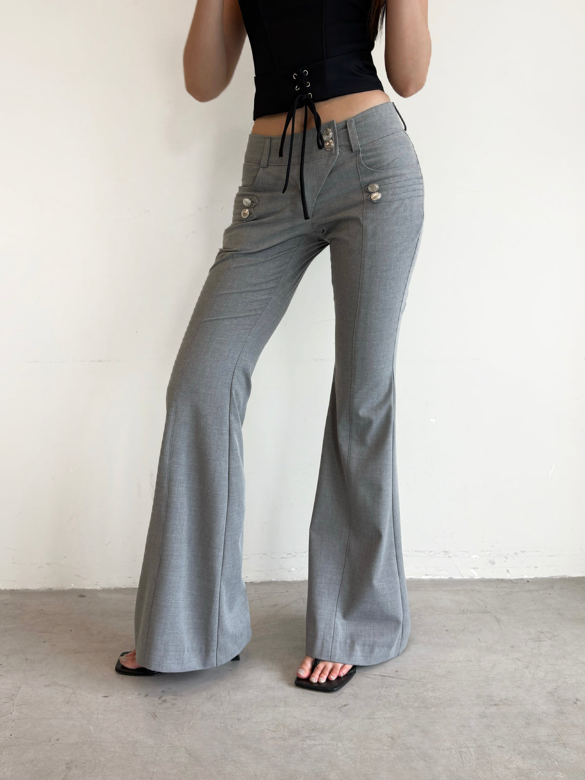 A Flare Trousers Quần tây ống loe cạp trễ phối kim loại Aiai Official