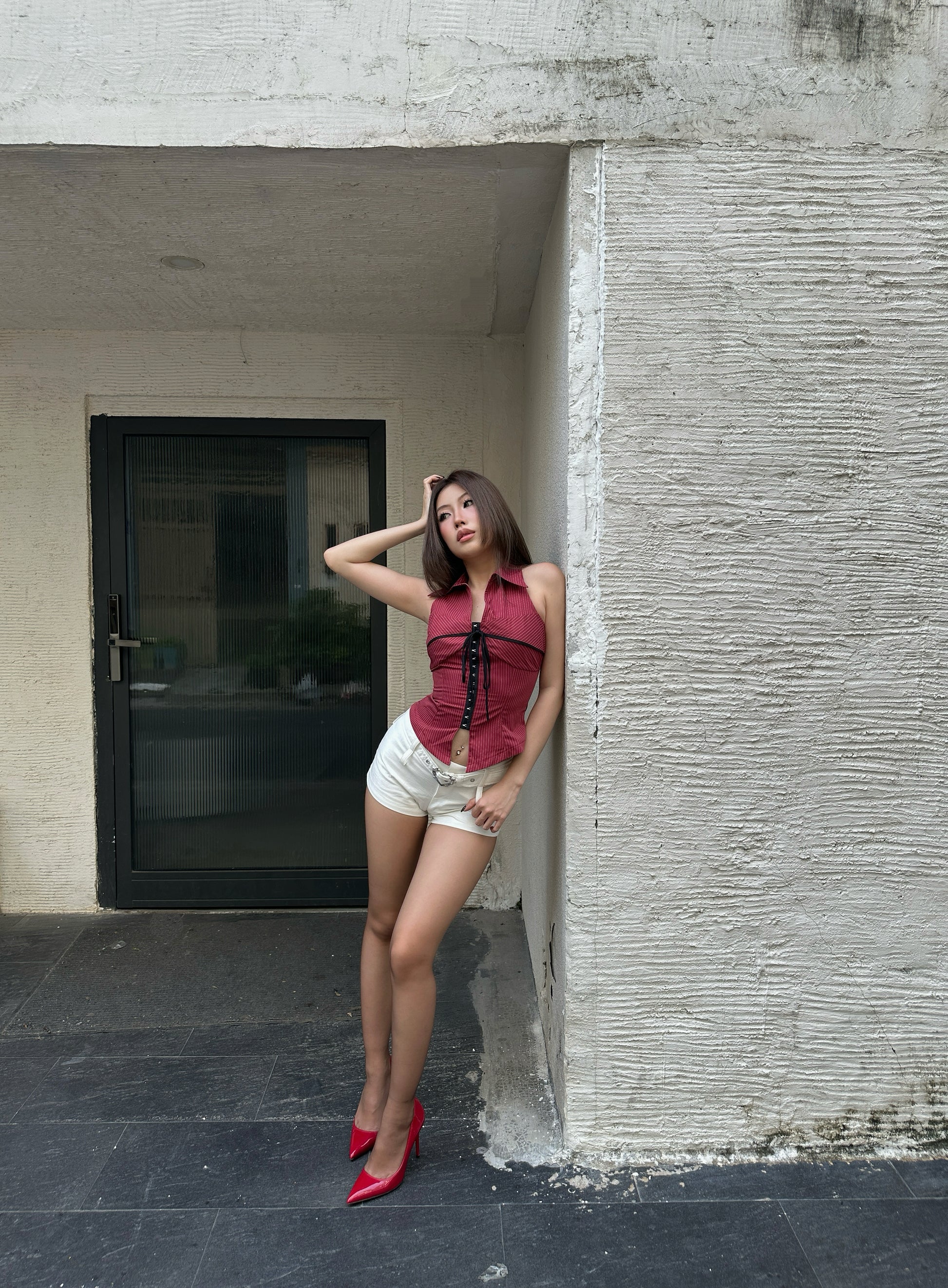 Áo Sơ Mi Cổ Yếm Dáng Gile Phối Nơ Ivy Halter Top AIAI OFFICIAL – Form Ôm Tôn Dáng