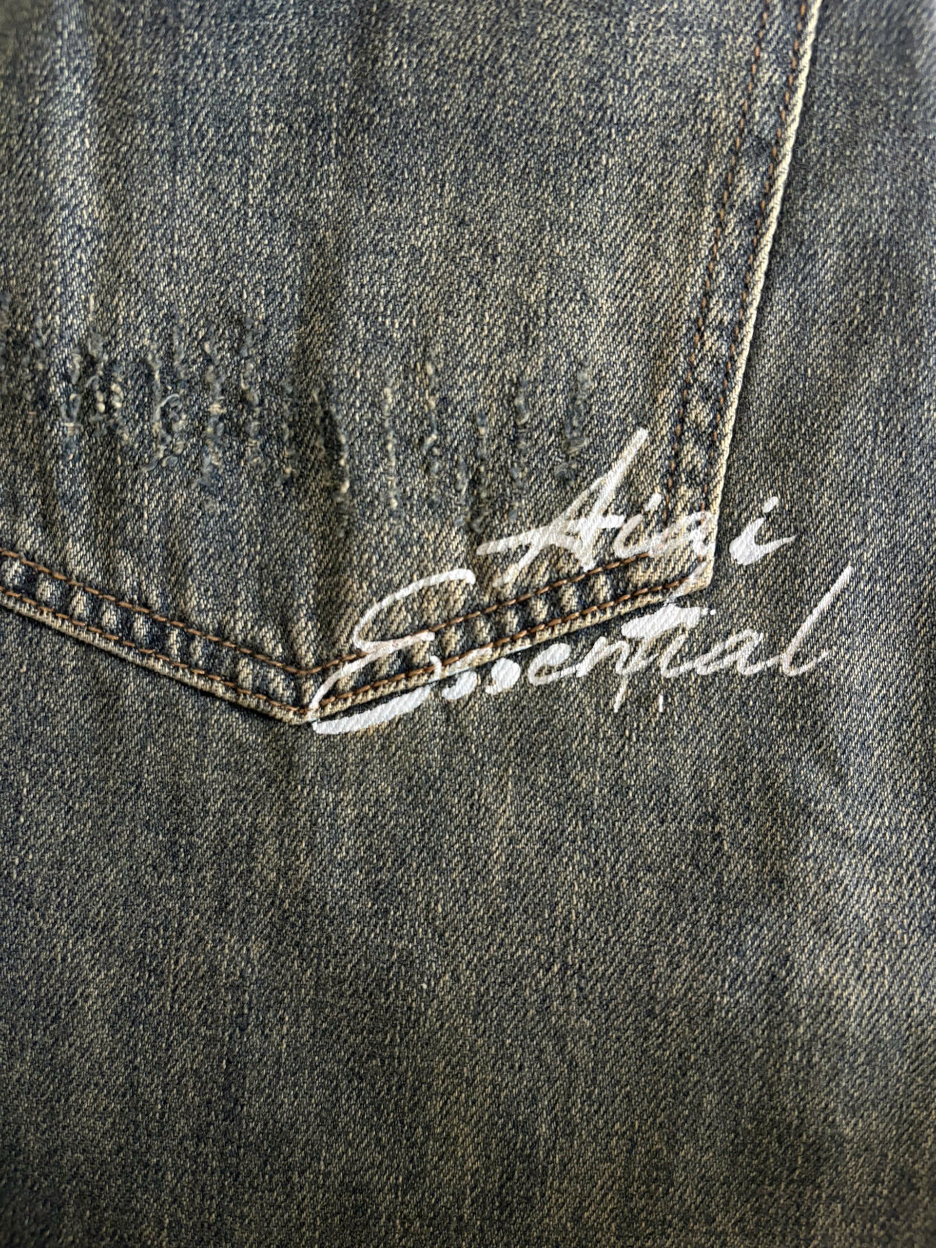 Quần Jeans Rách Ống Rộng Cạp Trễ Asymmetric Logo Waxed Ripped Jeans Aiai Official